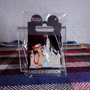 WDI Castle Dragon Mushu Hong Kong Castle LE 200 Disney Pin PP91918